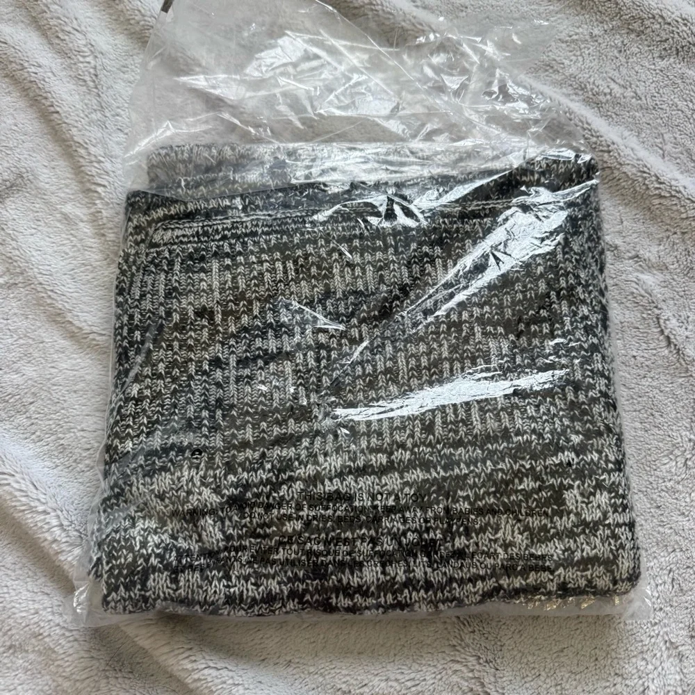 Victoria’s Secret Marled Knit Scarf Black‎ White 72” Acrylic OS NWT